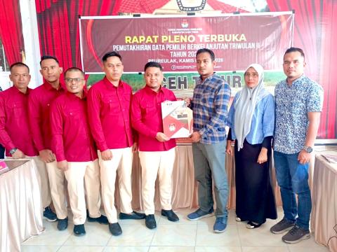 Pastikan Validitas Data Pemilih, Bawaslu Aceh Timur Hadiri Rapat Pleno Terbuka PDPB Triwulan II Tahun 2026 01